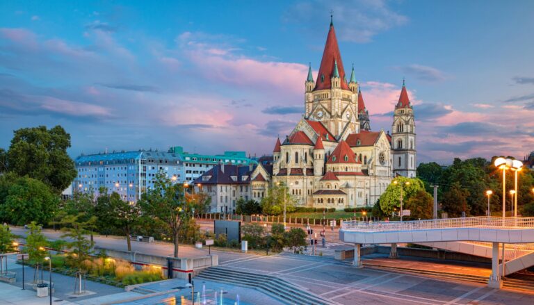 Discover the top things to do in Austria, from Vivaldi's Four Seasons in Vienna to the Lipizzans at the Spanish Riding School.