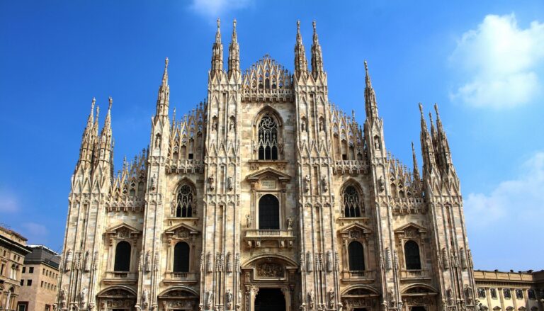 Discover 7 top things to do in Milan, from the iconic Duomo to the Sforza Castle and more. Explore the city's must-see attractions on this comprehensive guide.